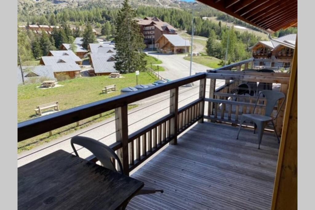 Appartement De Charme Dans Residence Avec Piscine La Joue Du Loup Saint-Étienne-en-Dévoluy Zewnętrze zdjęcie