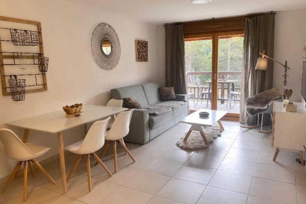 Appartement De Charme Dans Residence Avec Piscine La Joue Du Loup Saint-Étienne-en-Dévoluy Zewnętrze zdjęcie